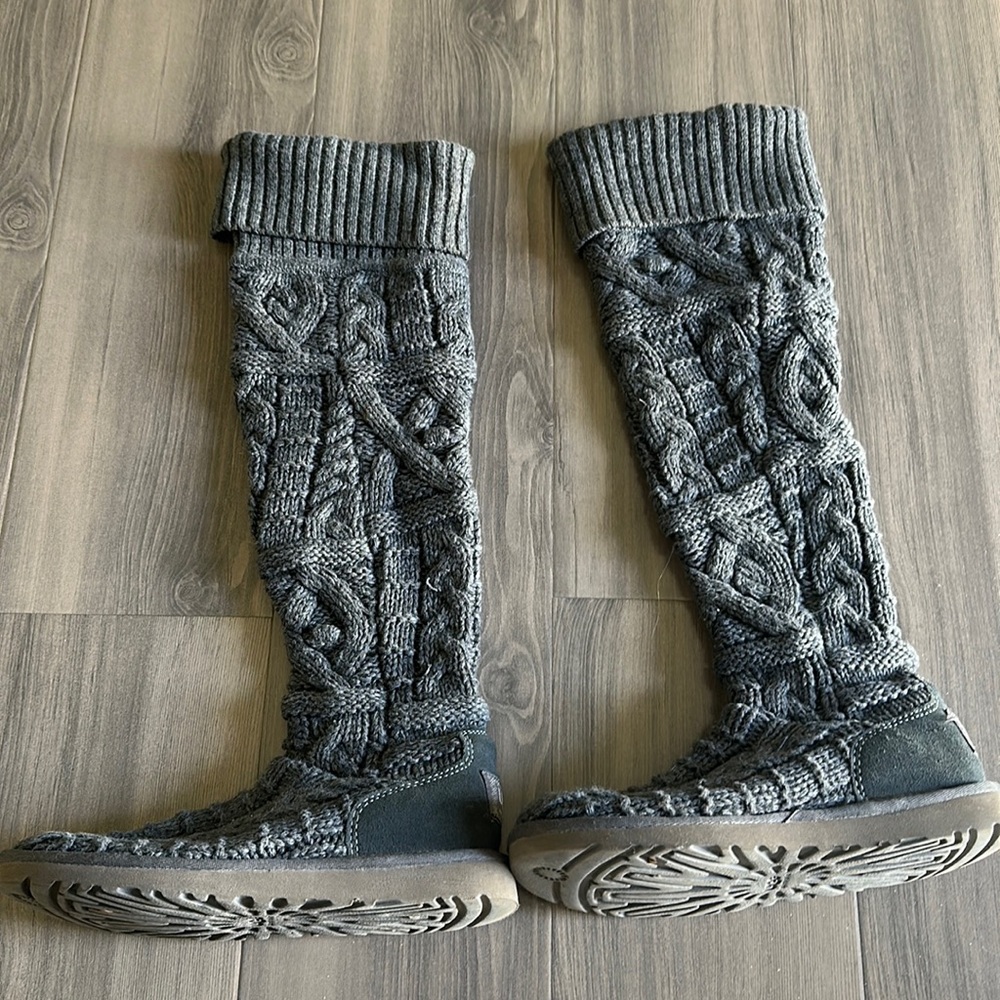 Ugg Australia sweater boots, grey color